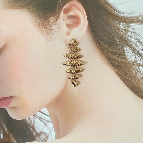 3/$20βGold Marquise Navette Geo Textured Hammered Dangling Earrings - Picture 3 of 5